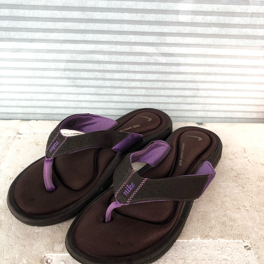 Nike Comfort Women's in Black and Purple FlipFlop Sandals Size 8 - Picture 10 of 13